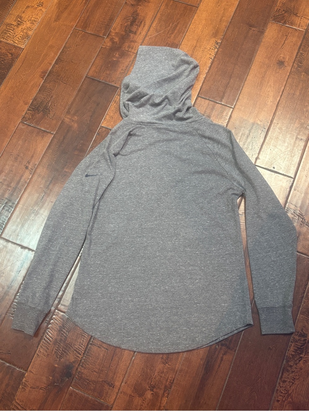 Nike Women's Dallas Cowboys Raglan Funnel Neck Pullover Hoodie - Picture 4 of 5